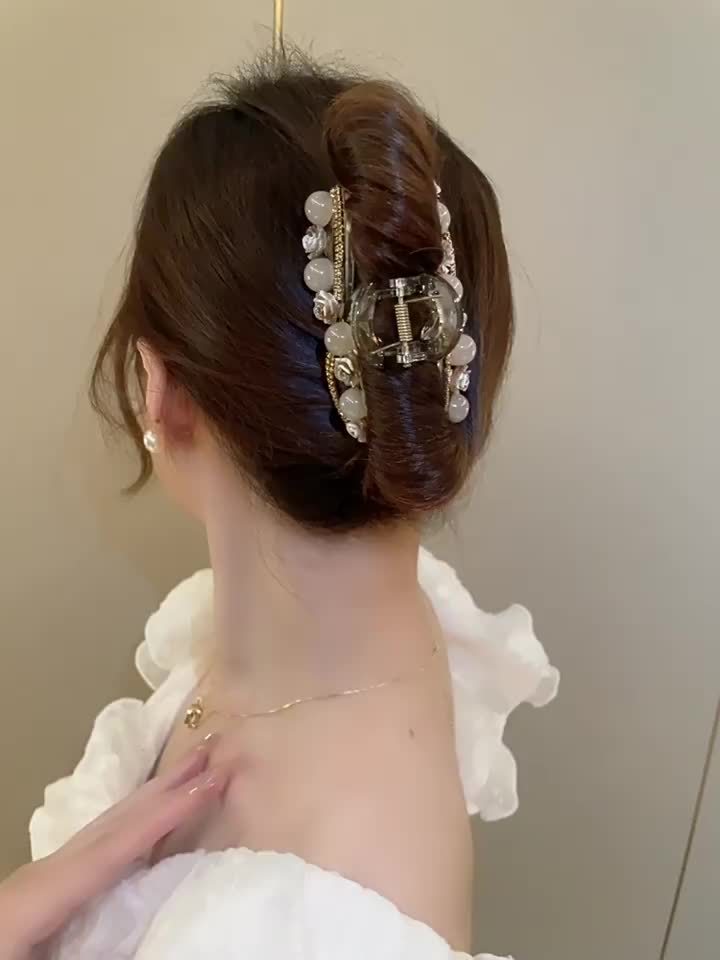 4pcs Fashionable hair clip, retro style shark clip, coiled hair clip, commuting hair accessory, Women's hair clip