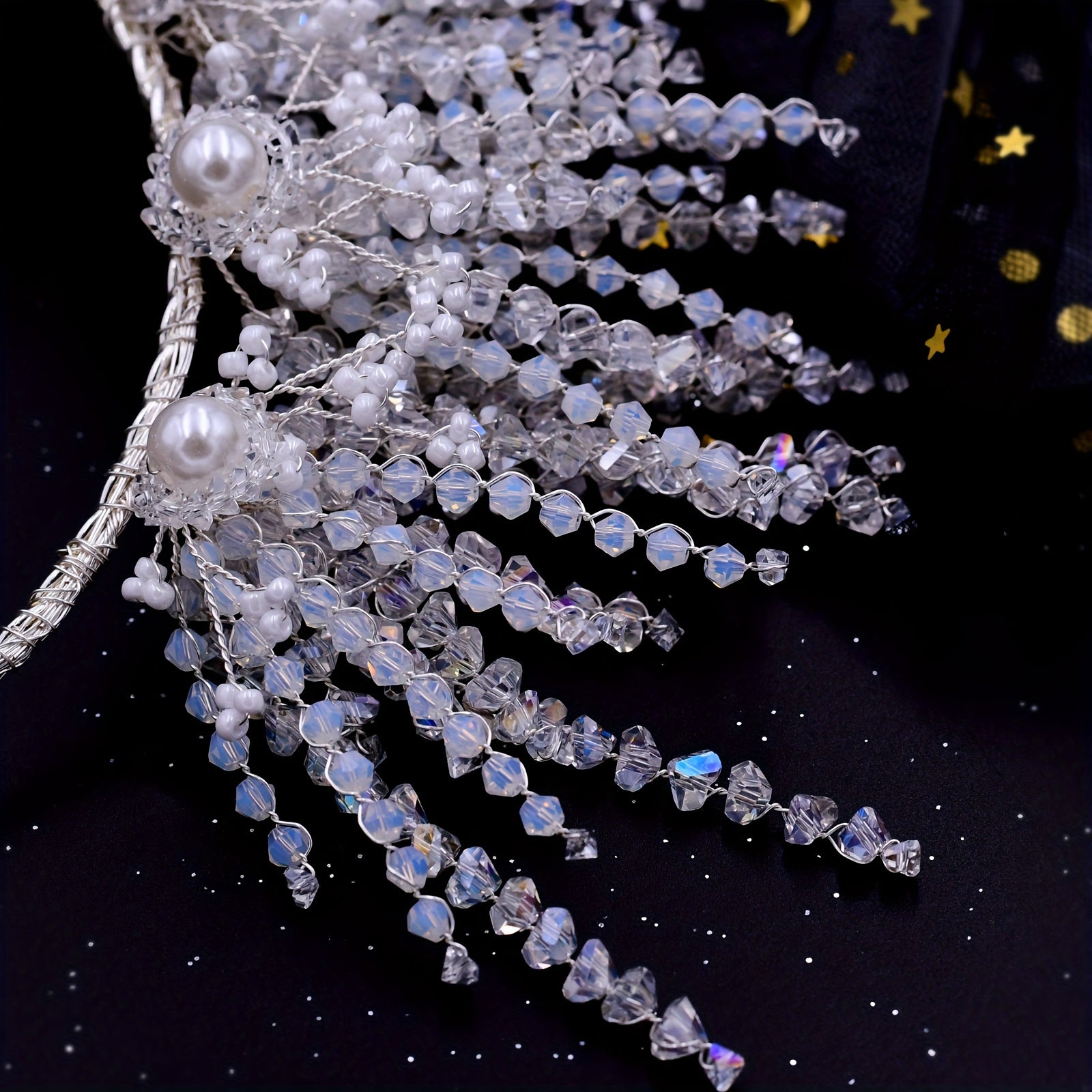An Elegant Bride's Crown Artificial Crystal Wedding Hair Accessory for Women's Party and Ball