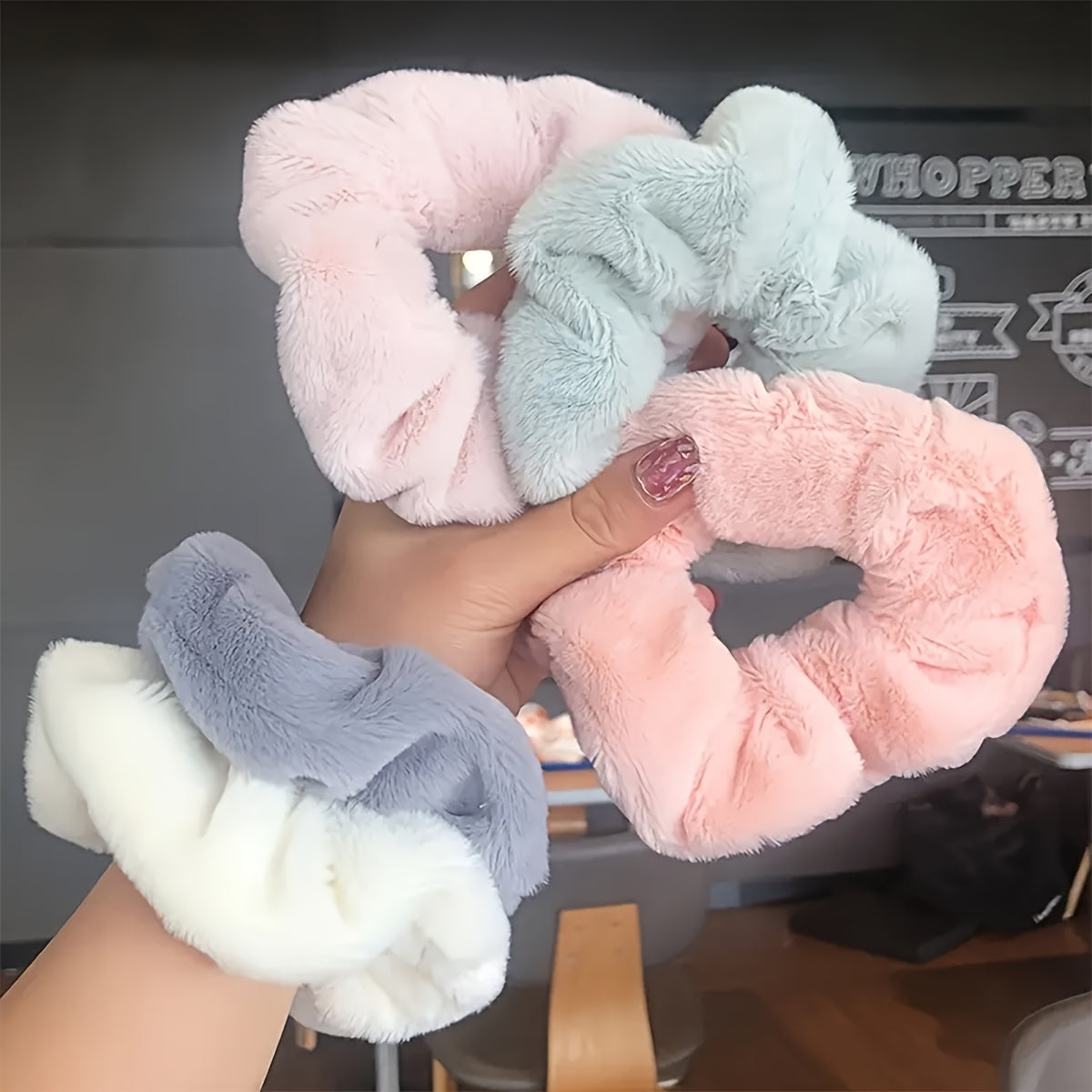 5\u002F8pcs Autumn and Winter Style Plush Large Intestine Hair Ring Simple and Versatile Hair Ring That Does Not Damage Hair