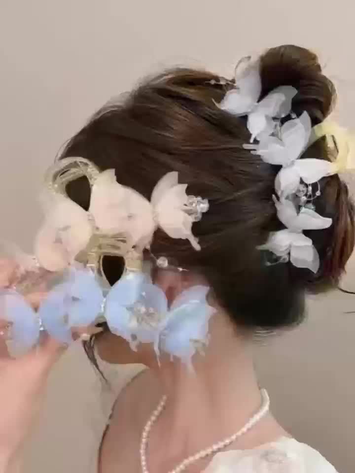 1pc Elegant Butterfly Hair Clip - Large Floral-like design with, for Women