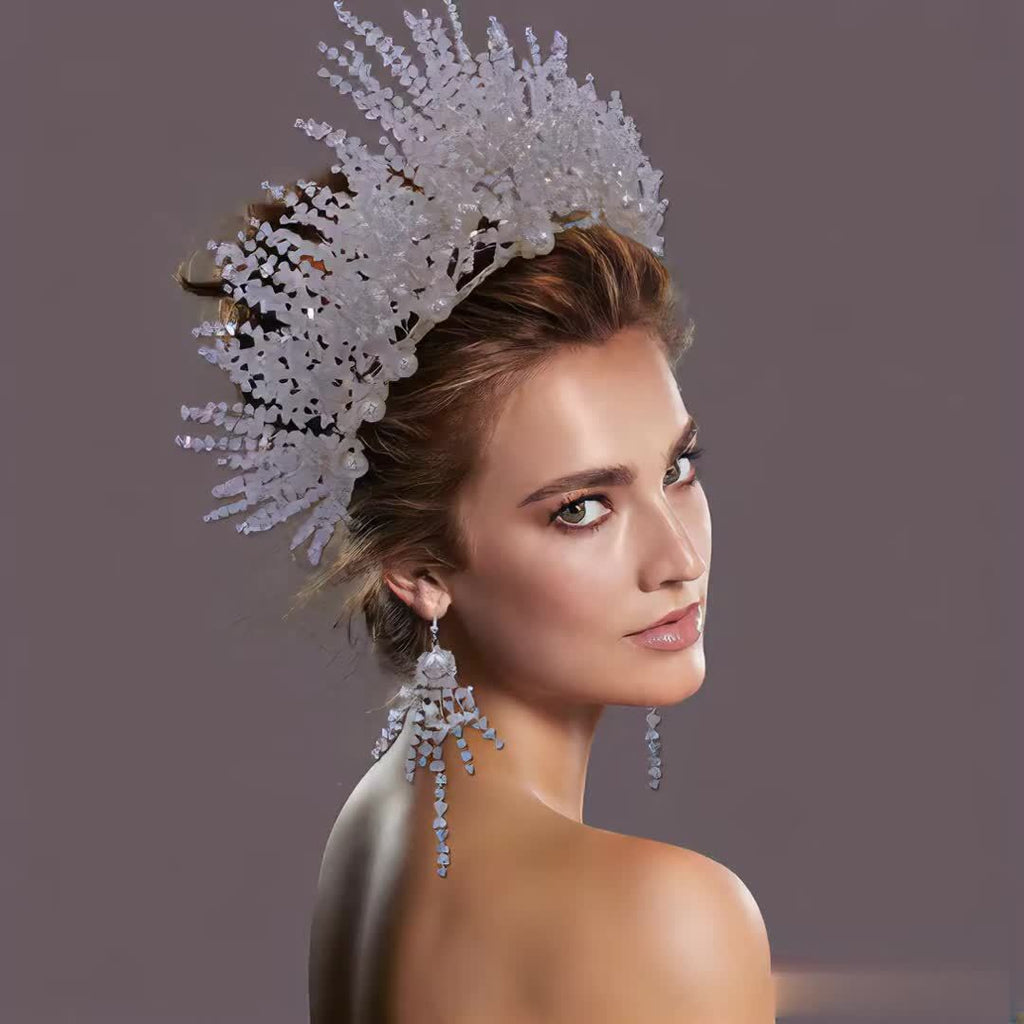 An Elegant Bride's Crown Artificial Crystal Wedding Hair Accessory for Women's Party and Ball
